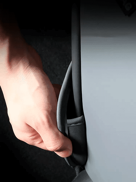 Защитная накладка на нижнию спинку сидений и центральную консоль из эко кожи, Zeekr 001 из 3 частей, черного цвета