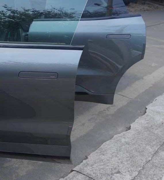 Защитные накладки на двери, бампер и боковые зеркала Zeekr 001, серого цвета из 10 элементов