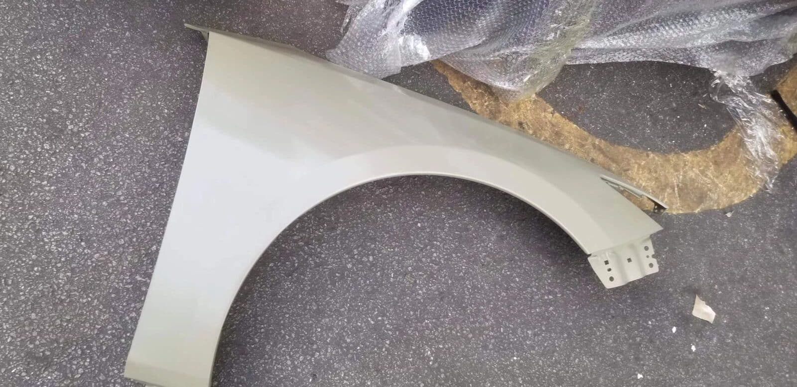 Переднее правое крыло Changan Uni-V