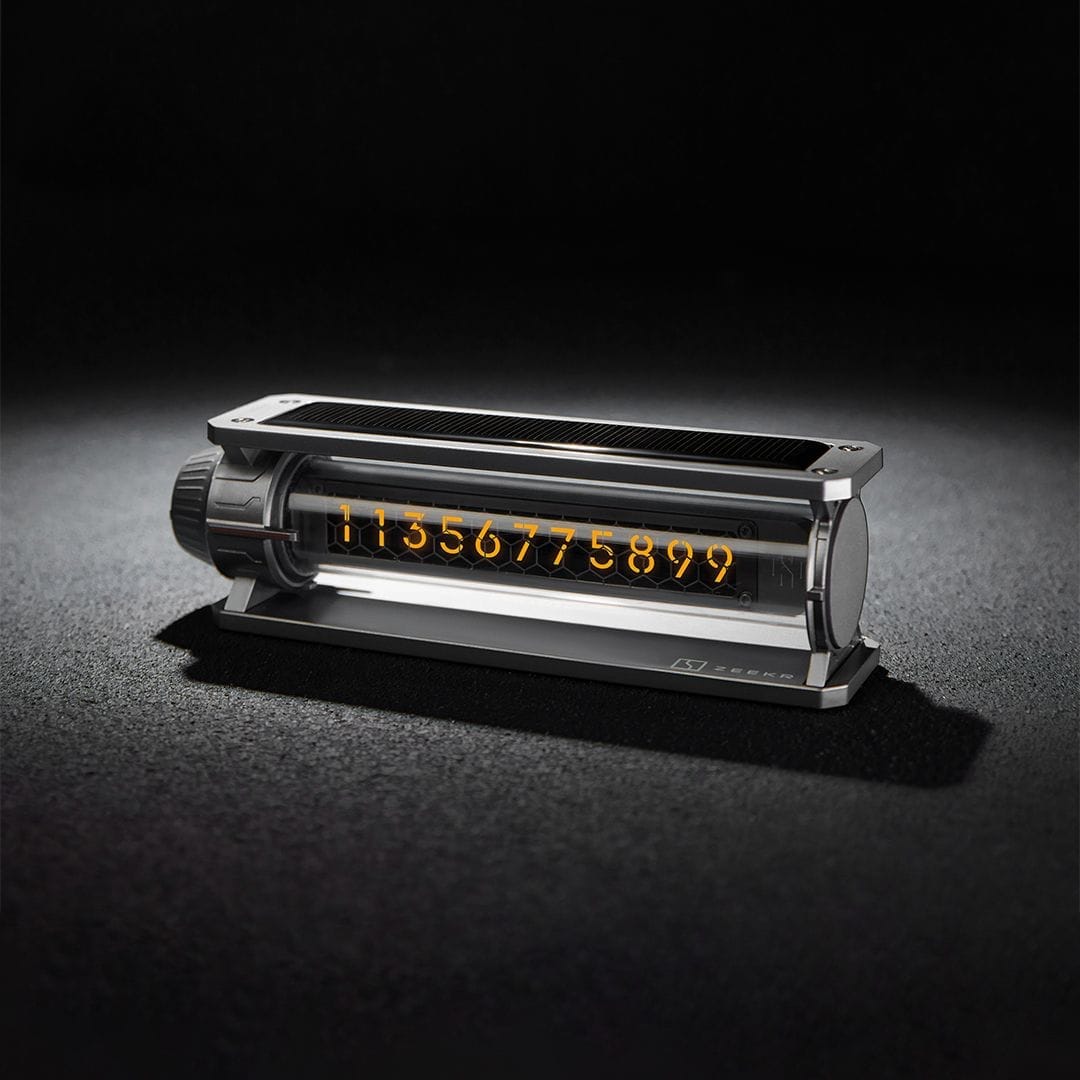 Автовизитка, авто табличка Zeekr, с подсветкой на солнечной батарее