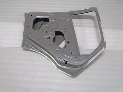 Задняя левая дверь автомобиля EL-6201010-F